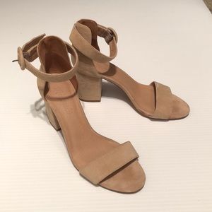 Madewell The Regina Ankle-Strap Sandal in Tan
